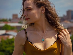 A delicate and beautiful necklace