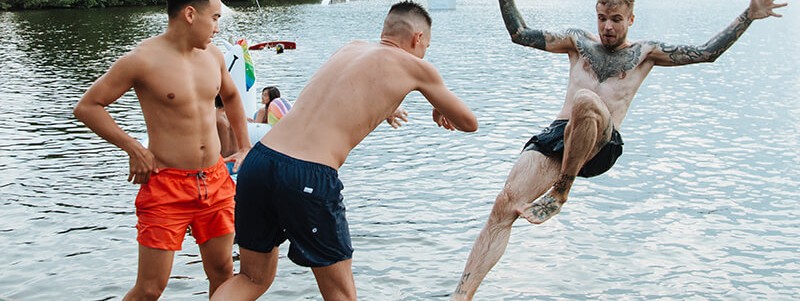 Dive into Style: The Latest Trends in Men's Swimming Trunks