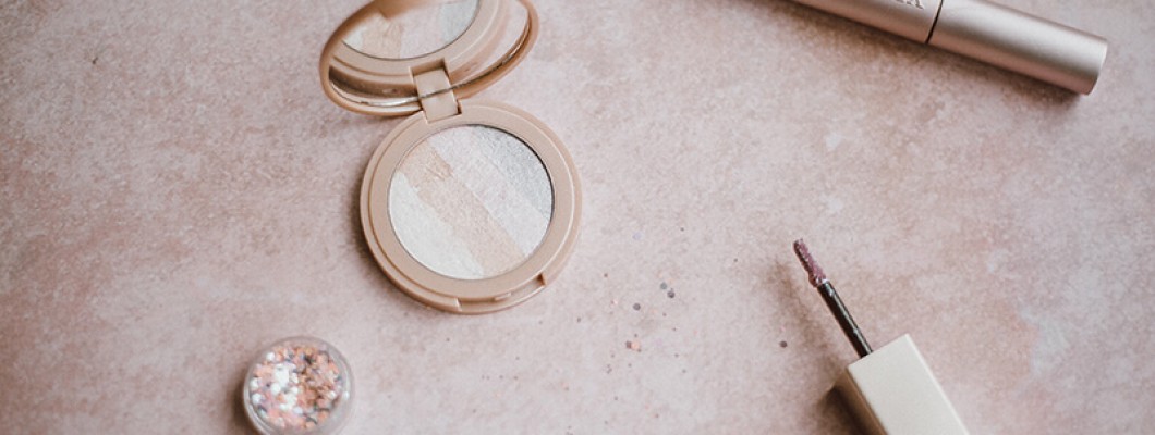 The Importance of a Portable Makeup Mirror for On-the-Go Touch-ups The Importance of a Portable Makeup Mirror for On-the-Go Touch-ups