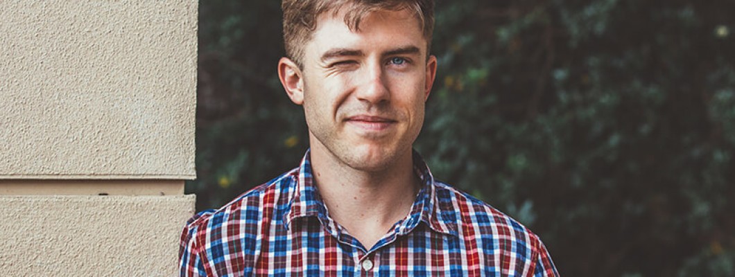 How to Style a Men's Long-Sleeved Plaid Shirt How to Style a Men's Long-Sleeved Plaid Shirt