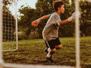 Global Access to Kids' Goalkeeper Gloves: Your One-Stop Procurement Service on Taobao